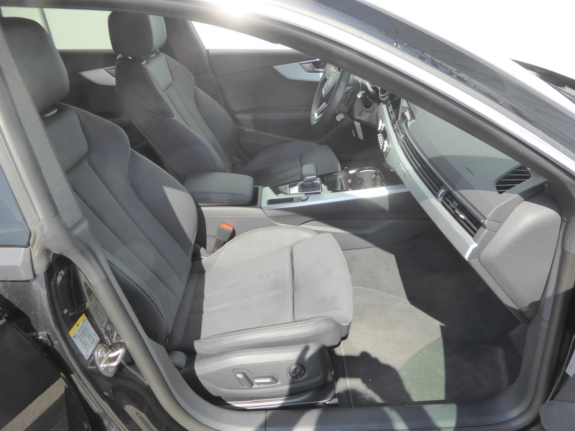 Audi A5 Sportback 40 TDI Sline | české předváděcí auto | skladem | skvělá výbava | ihned k předání | objednaná online na autoibuy.com
